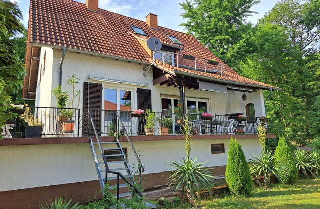 Renoviertes Forsthaus mit Feuerstelle und Kaminofen. Nähe Aussichtpunkt Cloef