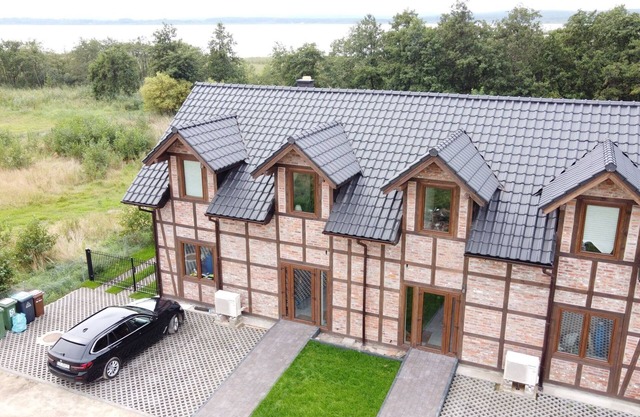 Residence in Zastan with Lake Access