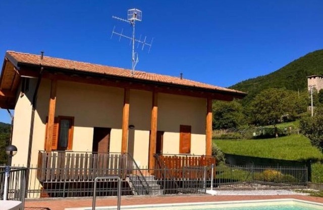 Residence with Pool