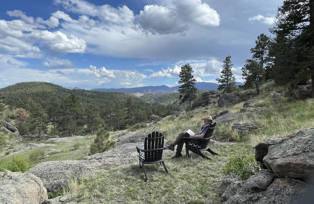 Restful 3 Bedroom Mountain Retreat Bordering National Forest, 31+ day stays