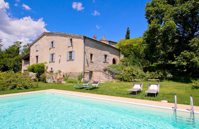 Restful Holiday Home in Acqualagna with Swimming Pool