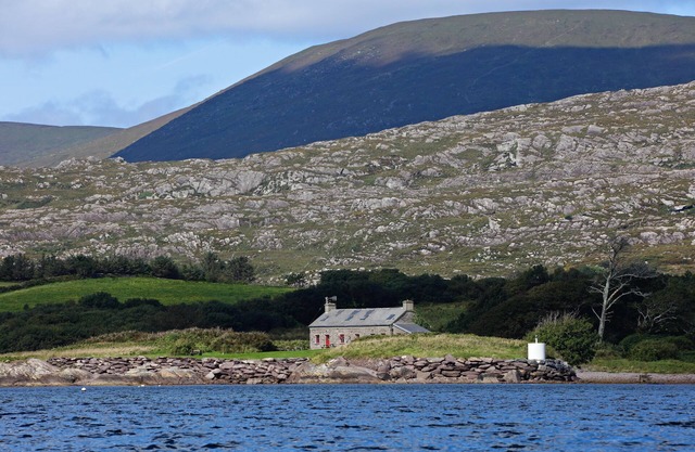 Restored 18C coastguard cottage on the shore of the beautiful Kenmare estuary