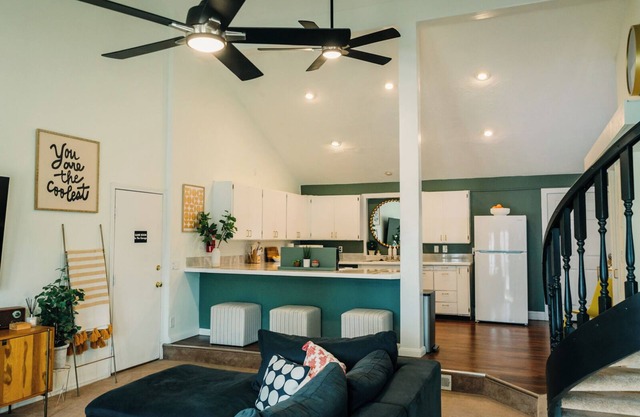 Retro Home in the Heart of Rexburg with Game Room & King Suite close to BYUI