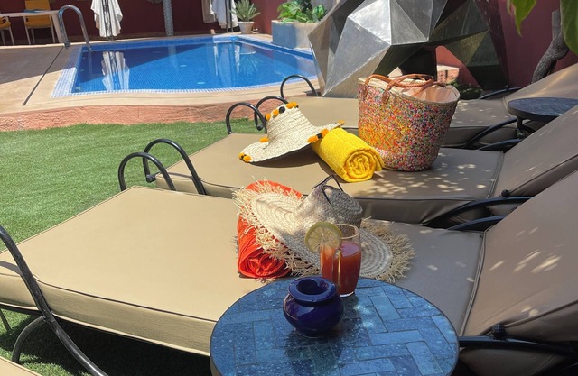RIAD DAR NAFAA MAGNIFICENT VILLA PRIVATE POOL JACUZZI QUIET 7 KMS FROM THE CENTER
