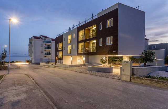 Ringo Apartments