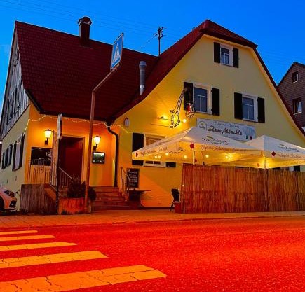 Ristorante Pizzeria Ferienwohnung Mönchle