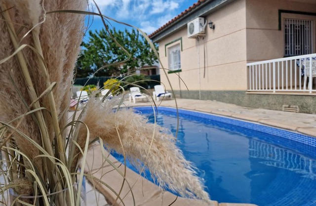 Riumar "Angeles", 210m to beach, private pool, On-Site-Service, dog beach
