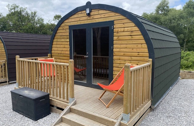 River Pod 3 (Pet Friendly) - a glamping pod that sleeps 2 guests in 1 bedroom