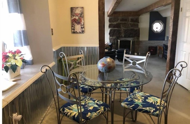 River Views from Every Room! Clean, Fun, Secluded, but close to town.