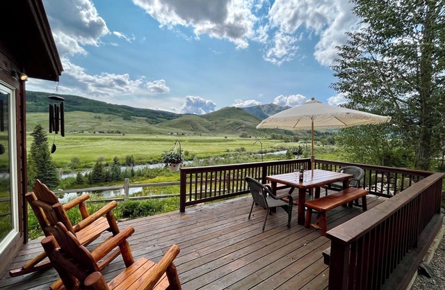 Riverside Eagle View, 5bedrooms 3bath, hot tub, CB South. 8 adults/4 children