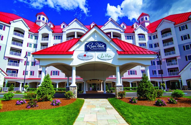 RiverWalk Resort at Loon Mountain