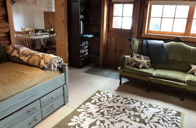RIVERWOLF: CLEANEST LOG CABIN On Bike Path!
