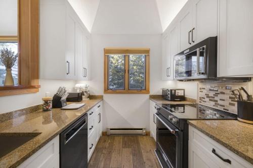 RMR: Yarrow 2322 Condo in The AspensWilsonWY