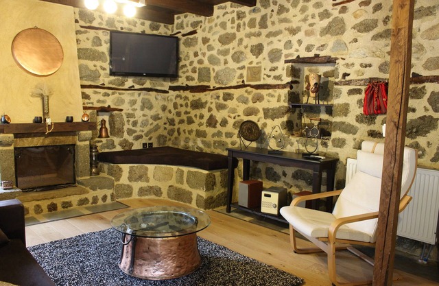 Rock and Stone - Stone mansion under the rock- 2BD