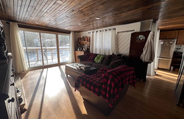 Rockhaven Cottage on Stoney Lake