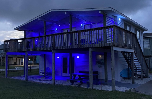 Rockin' Wave Family Beach House-West Beach Galveston- Sleeps 8-10 -Great Reviews