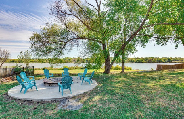 Rockwall Lake Home w/Large Yard & Playground!