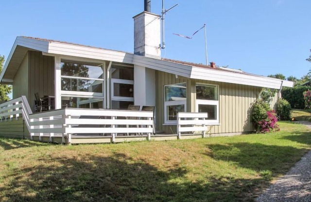 "Roel" - 500m from the sea by Interhome