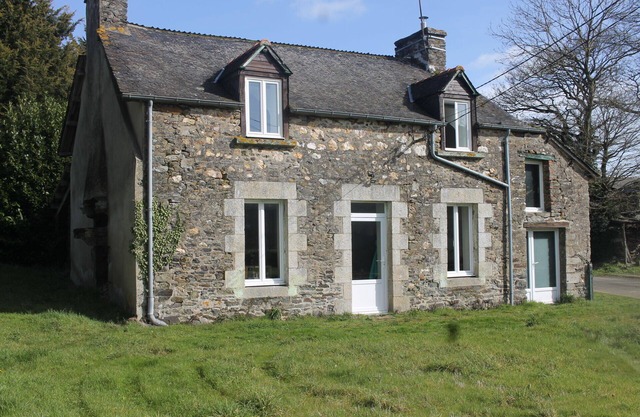 Rohan Brittany house near the Nantes Brest canal