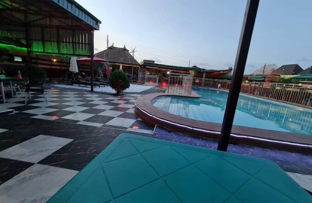 Rolak Hotel and Suites