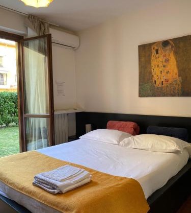Roma 2 Apartment - THE V Collection