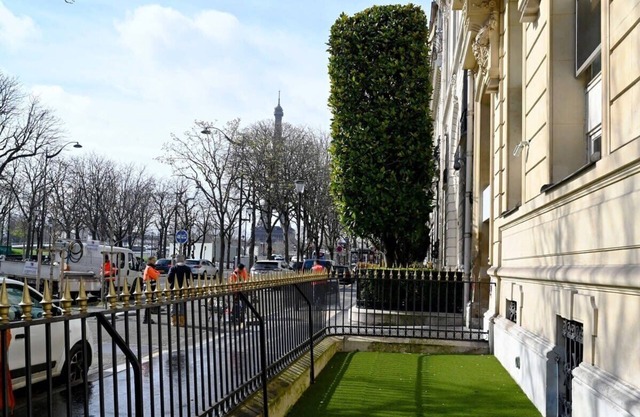 Romantic And Refined Accommodation in the heart of Paris