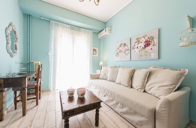 Romantic and spacious apartment near Acropolis