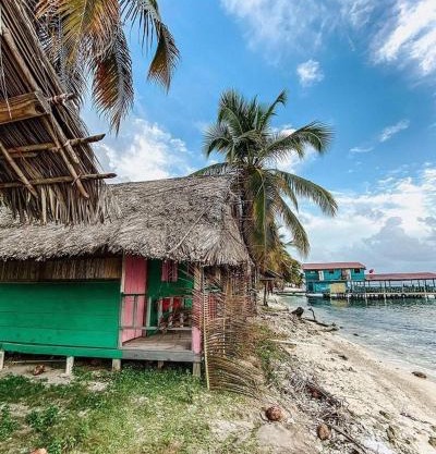 Romantic Cabin on Diablo Island San Blas