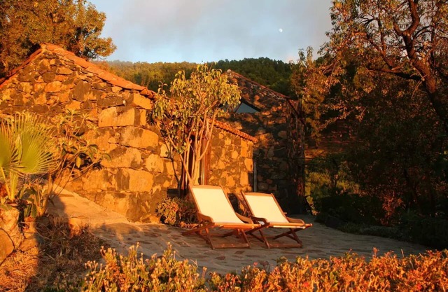 Romantic Finca El Rincon- secluded location in a vineyard with pool- northwest La Palma