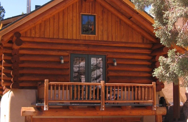 Romantic log cabin getaway with spectacular mountain views.nSTR AP 18-005