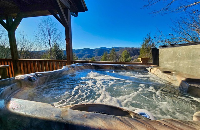 Romantic Mountain Getaway - Hot Tub, Fireplace, WIFI, and Views