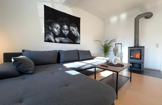 Romantisches Kamin-Apartment by Rabe - Gartenabteil, Smart-TV, Netflix