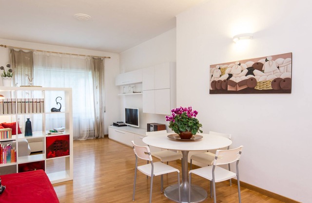 Rome Cheap & Chic apartment with parking space