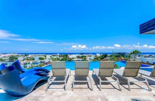 Rooftop Pool Retreat | Fiber WiFi | Steps to Beach