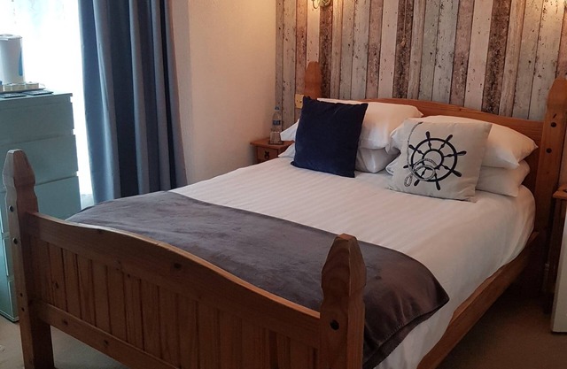 Room 1 double en-suite with en-suite shower room