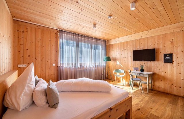 Room 'Alfred' with Shared Terrace and Wi-Fi