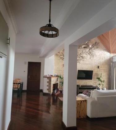 Room in Bayhill gardens apartments penthouse