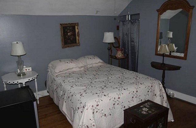 Room In Central Historic Downtown - Mountain View