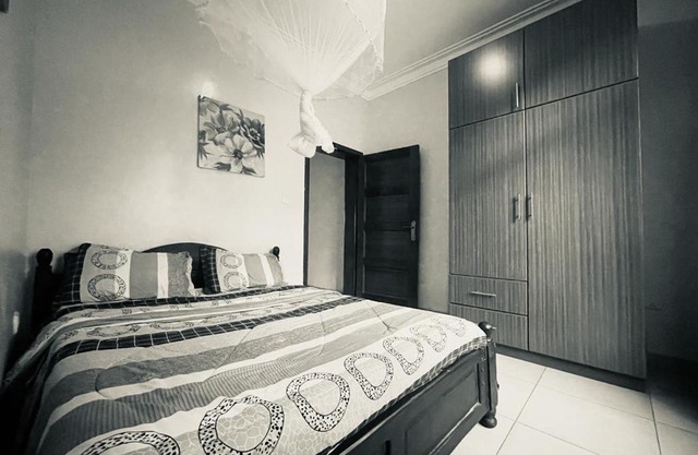 Room in House - Standard Queen Bedroom akagera myplace