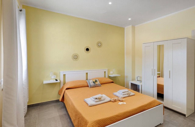 Room 'La Fiesta' with Sea View, Wi-Fi and Air Conditioning