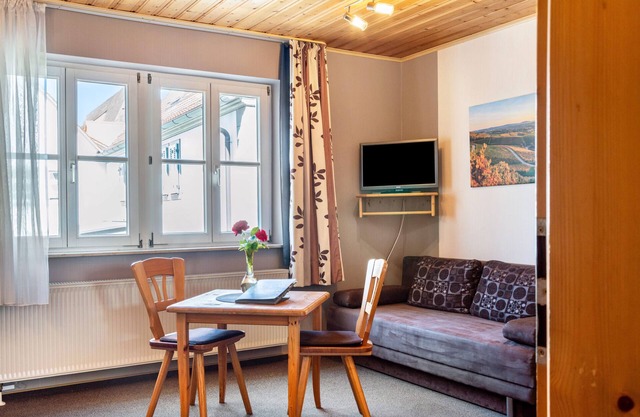 Room 'Lutz - Zimmer 1' with Shared Terrace, Shared Garden and Wi-Fi
