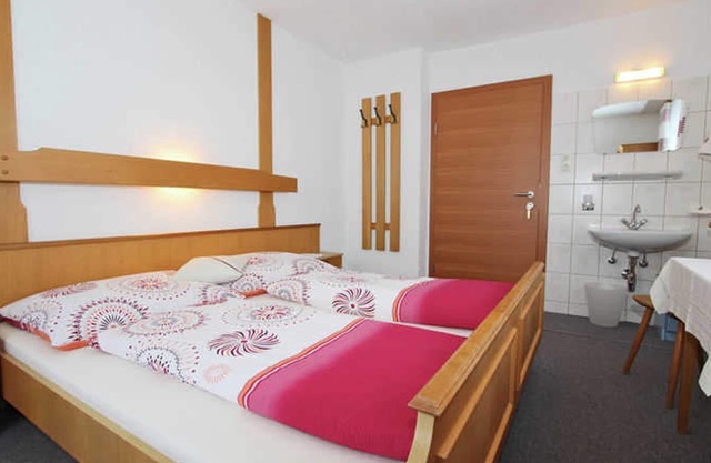 Room no. 4 double room (max. 3 persons) - Haus Mühlhof