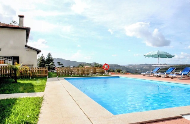 Room 'Quarto 4' with Mountain View, Wi-Fi and Air Conditioning