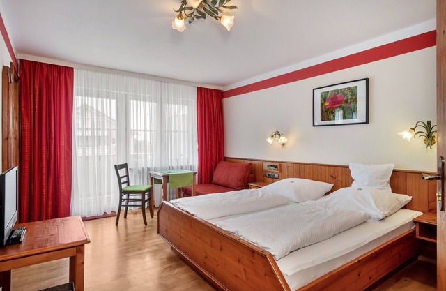Room 'Zimmer 3' with Lake View, Balcony and Wi-Fi