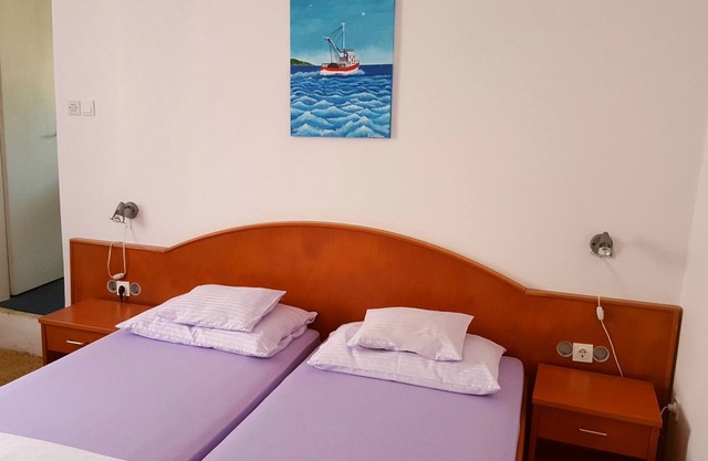Rooms Milena - Double or Twin Room with Private Bathroom
