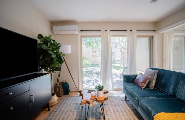 Roomy Palo Alto 1BR w/Parking, nr Tech Companies, by Blueground