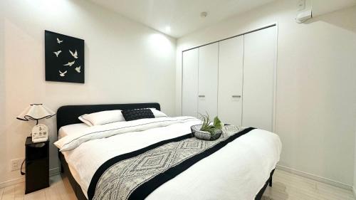 Roppongi 4 minutes, 4 person ,Dyson hair dryer, POLA toiletries