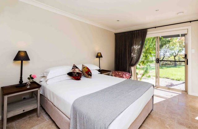 Rosby Studio, one bedroom self contained apartment
