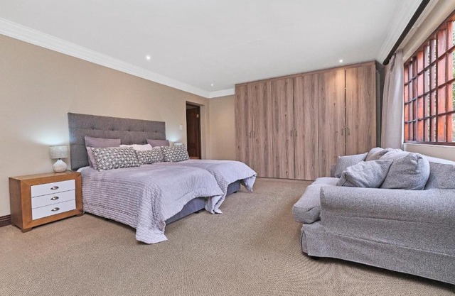 Rose Road Manor - Guest suite
