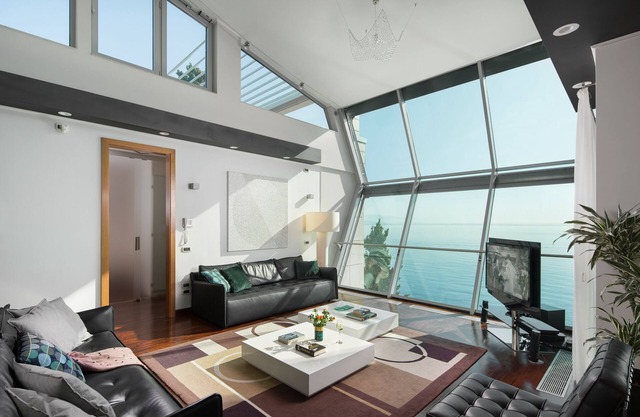 Rosemary Apartment Front Seaview